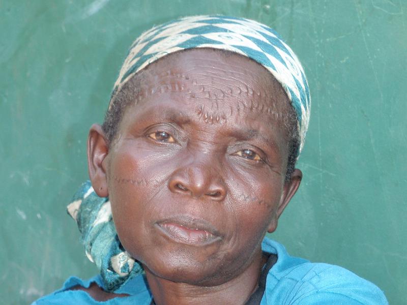 8 Bahindo woman . Kole.jpg